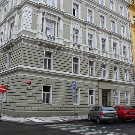 Apartment Vltava Прага Екстериор снимка