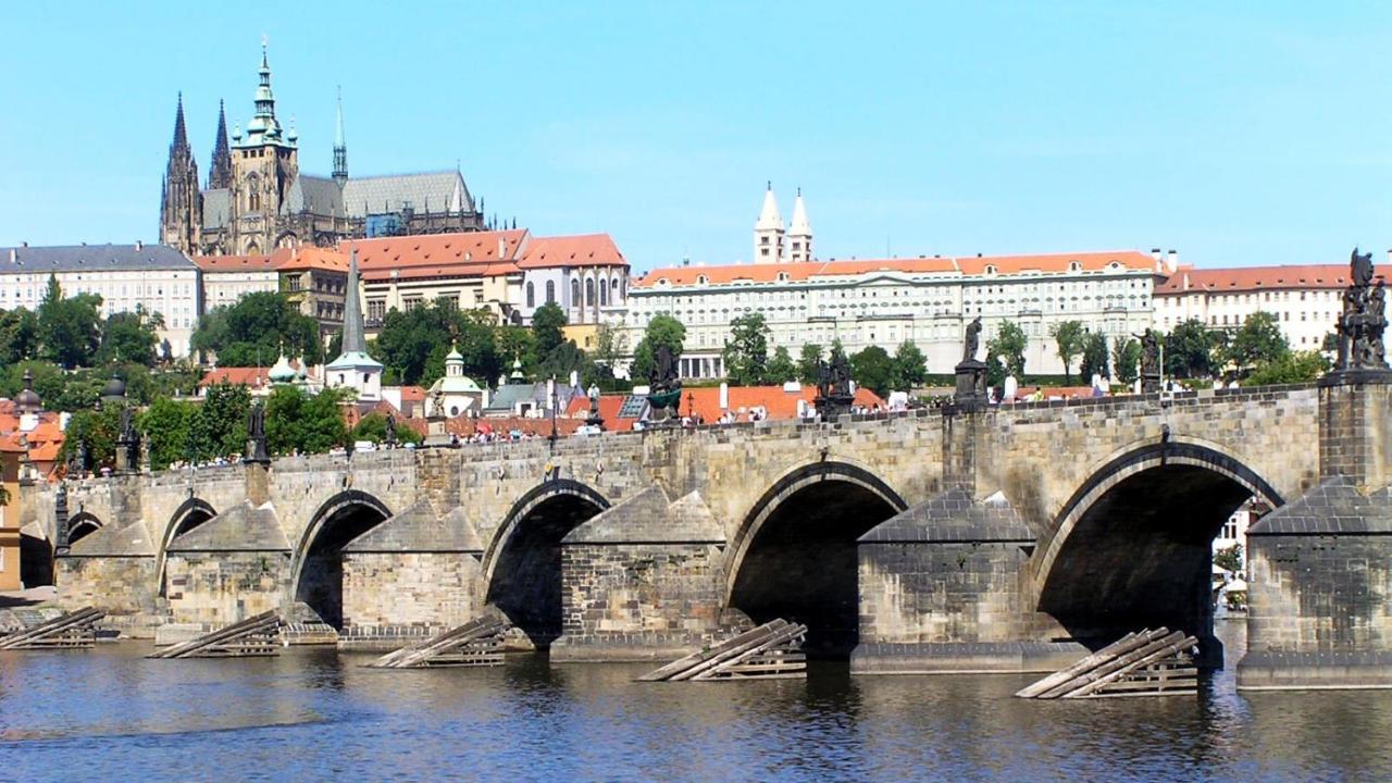Apartment Vltava Прага Екстериор снимка