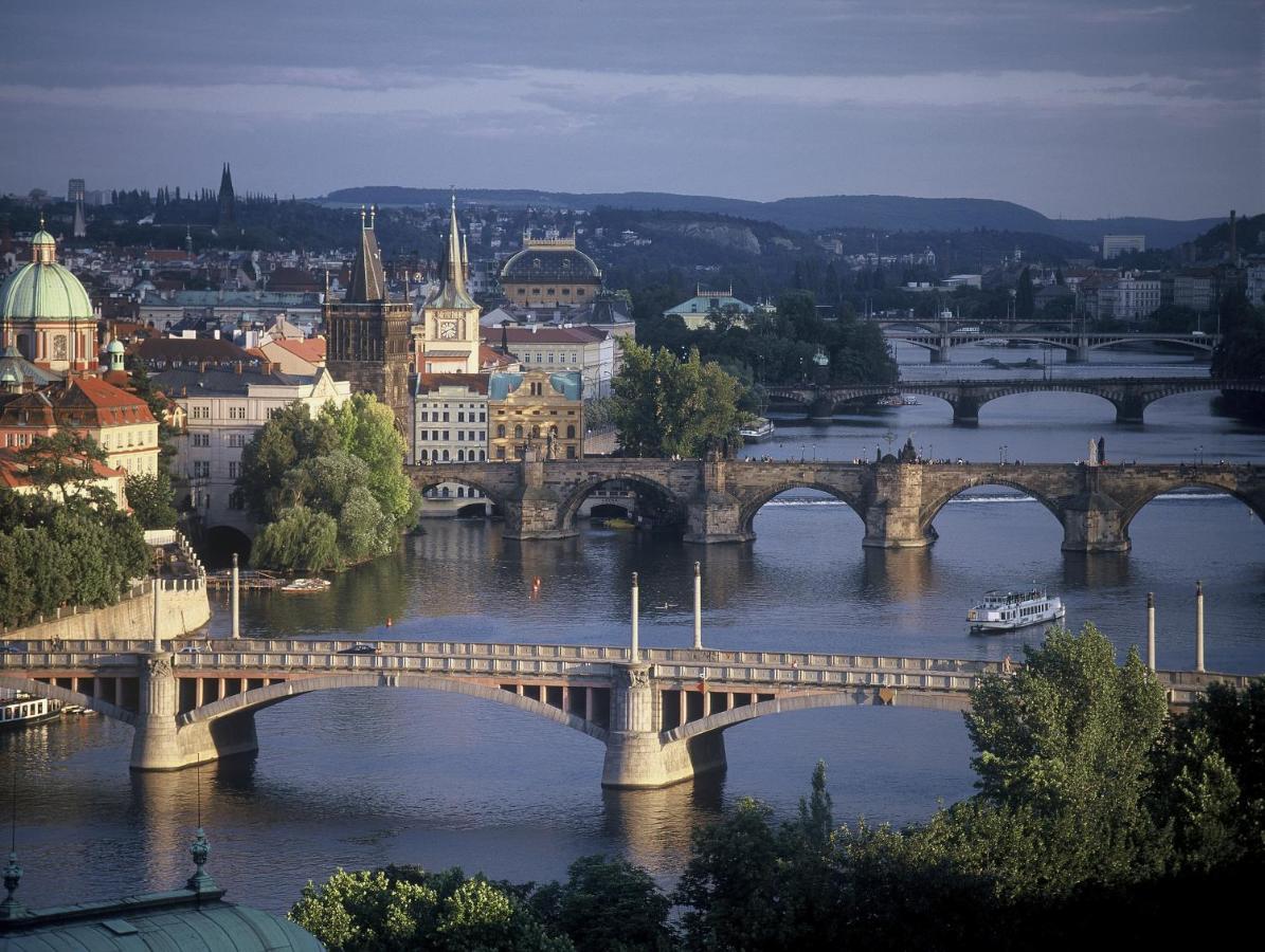Apartment Vltava Прага Екстериор снимка